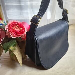 Vintage 80s COACH Classic Shoulder Bag Black Leather Crossbody Handbag 9170